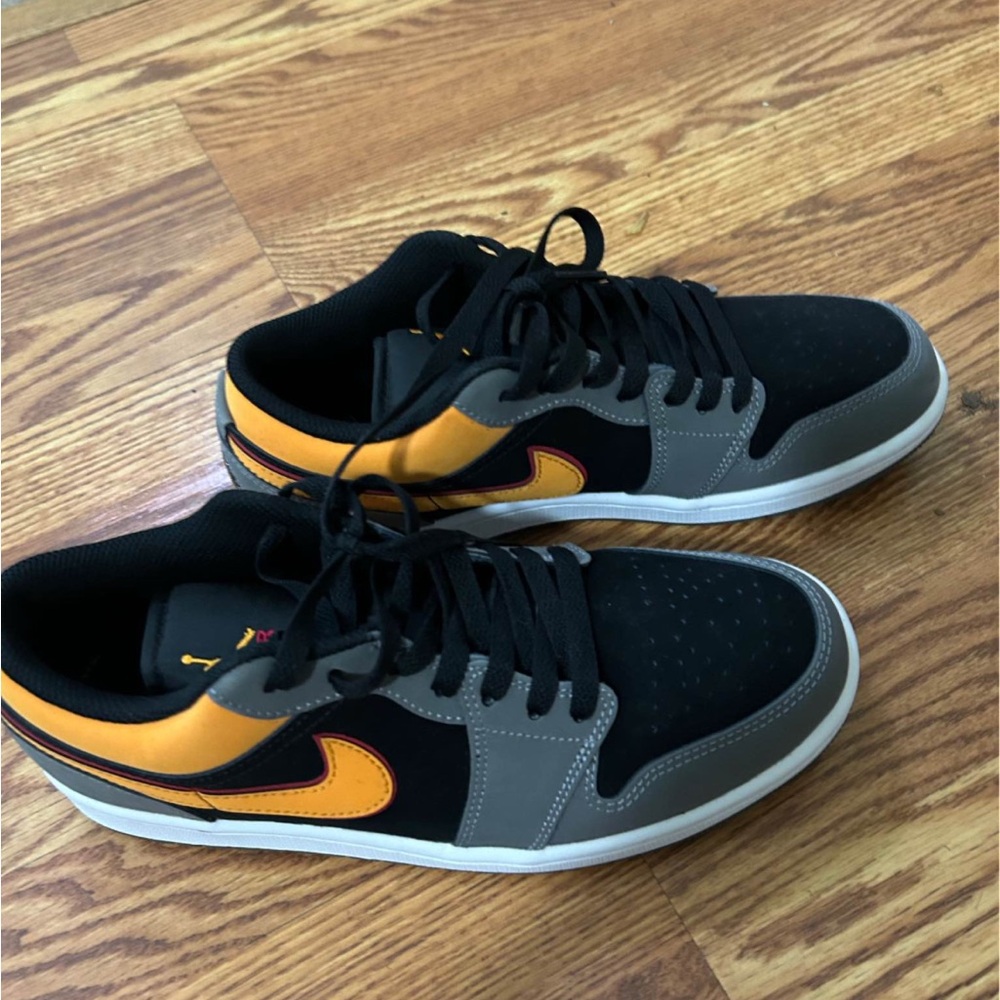 Nike Men's Black, Orange, and Gray Sneakers
